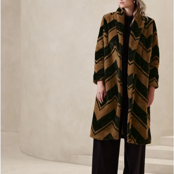 FAUX FUR COAT - Picture 1 of 2
